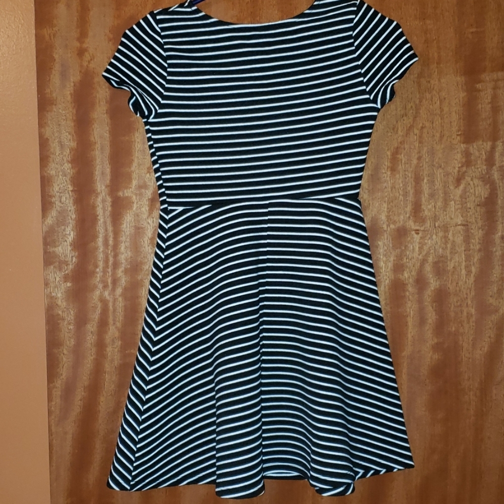 Cute Skater Dress - Picture 3 of 4